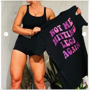 Muscle Hoodies NOT ME HITTING LEGS AGAIN TEE